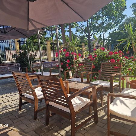 Casa Adrian 2 Mai Apartment Екстериор снимка
