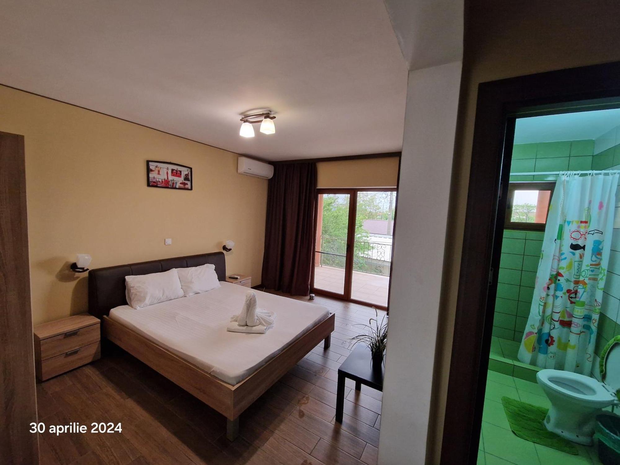 Casa Adrian 2 Mai Apartment Стая снимка