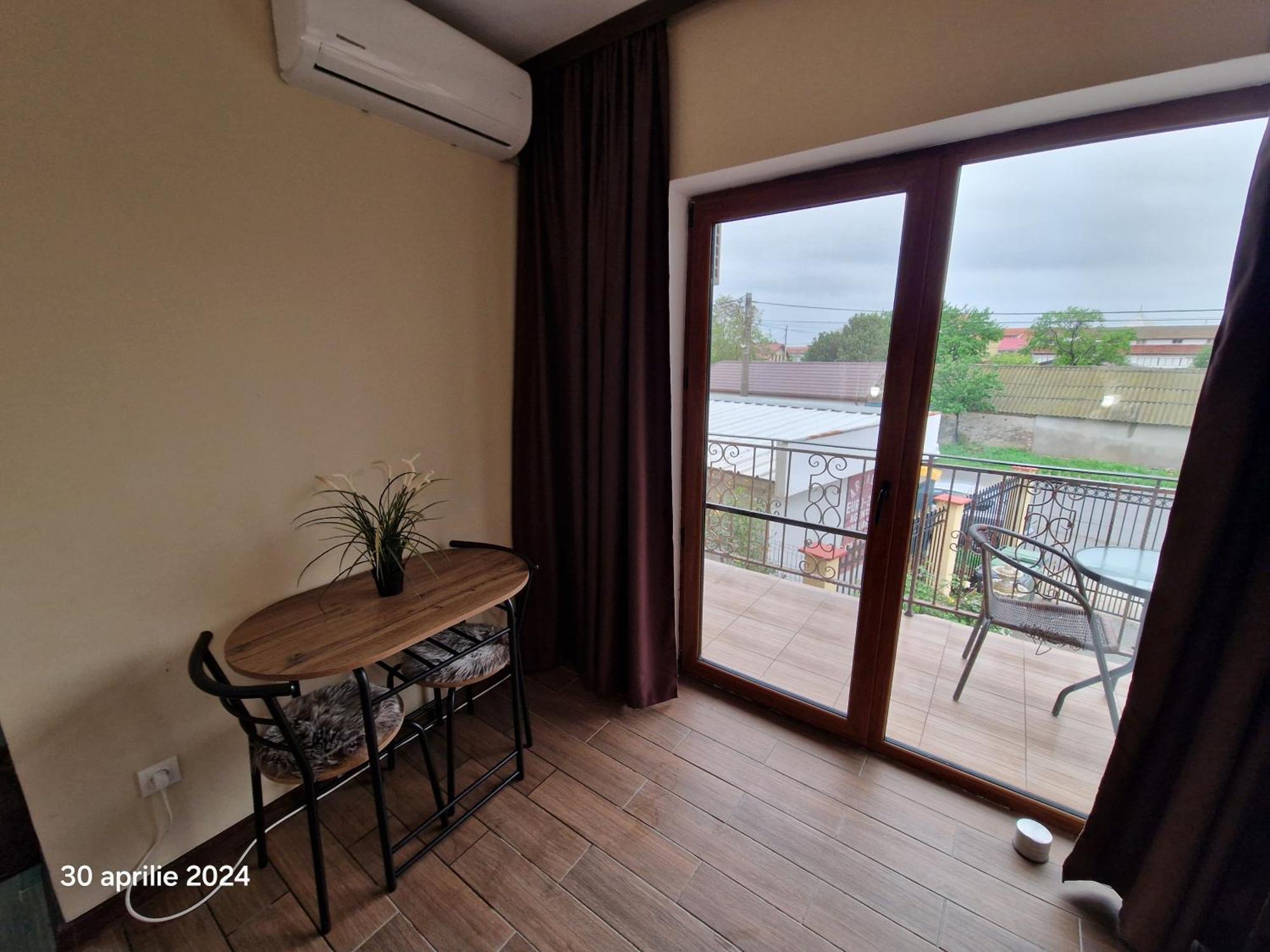 Casa Adrian 2 Mai Apartment Стая снимка