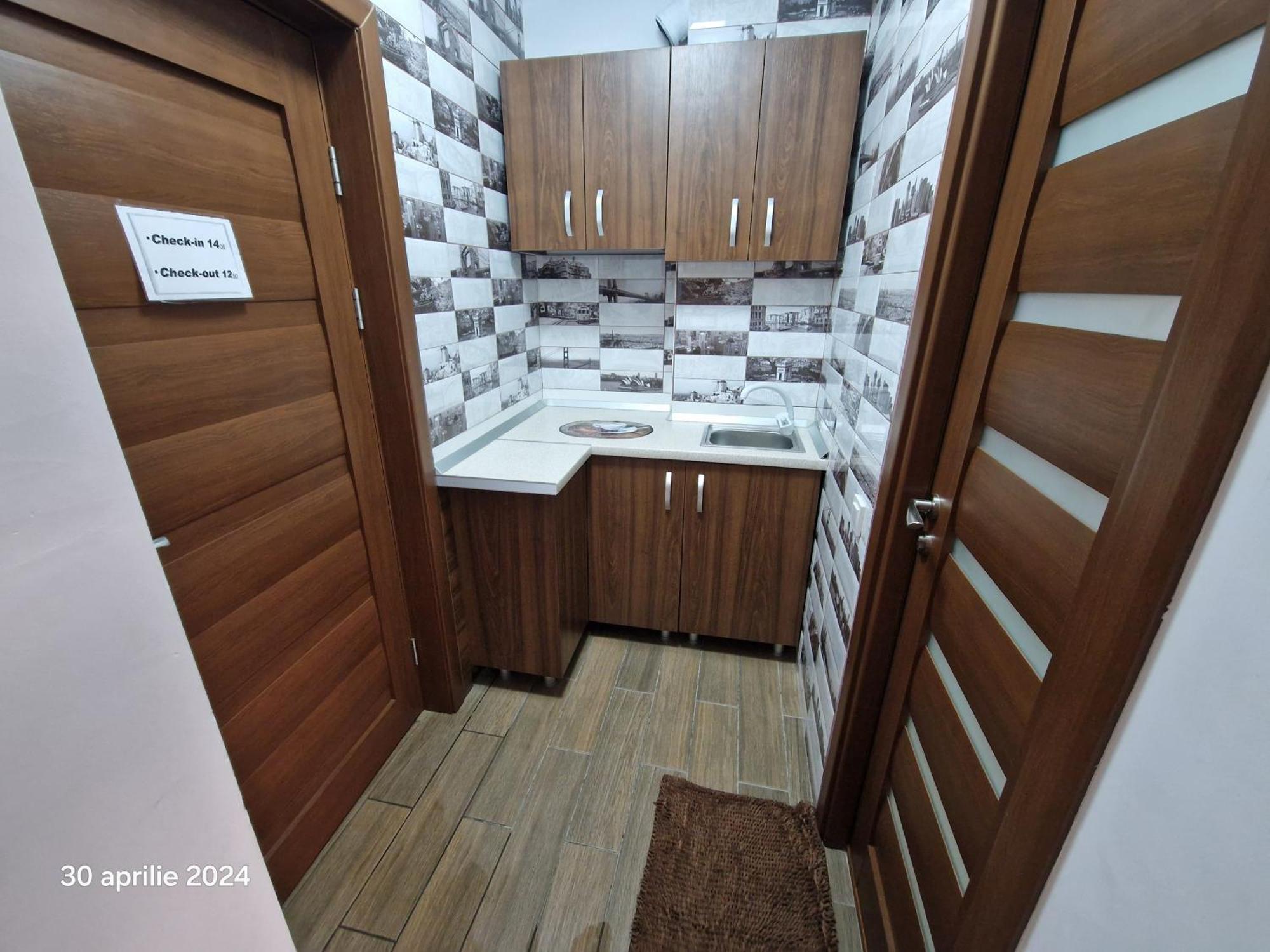 Casa Adrian 2 Mai Apartment Стая снимка