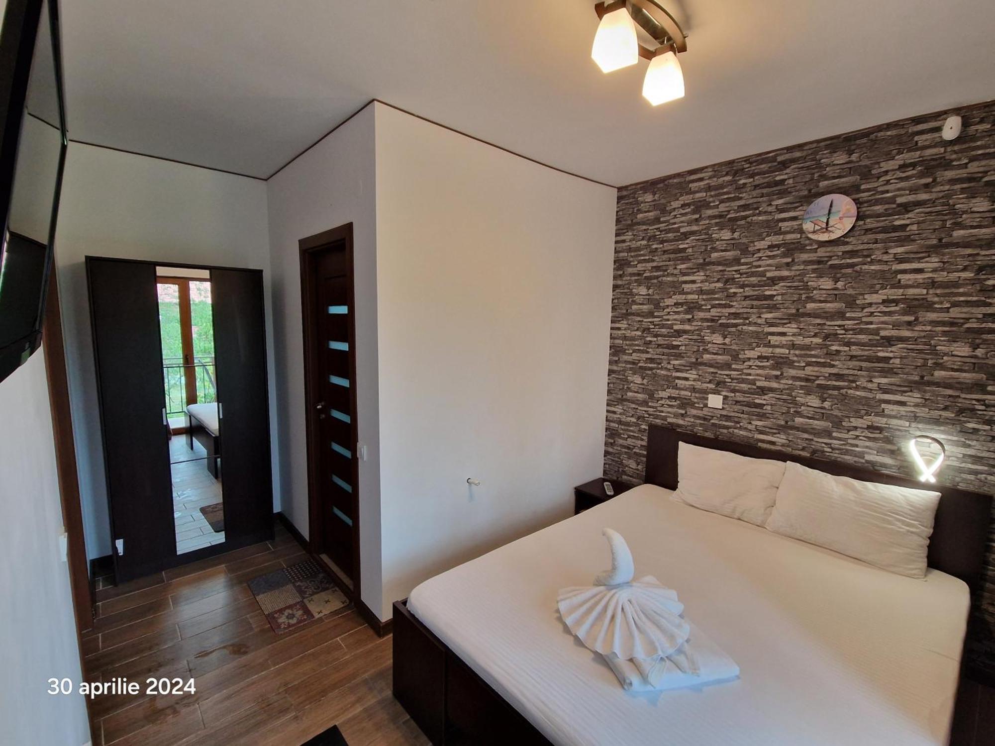 Casa Adrian 2 Mai Apartment Стая снимка